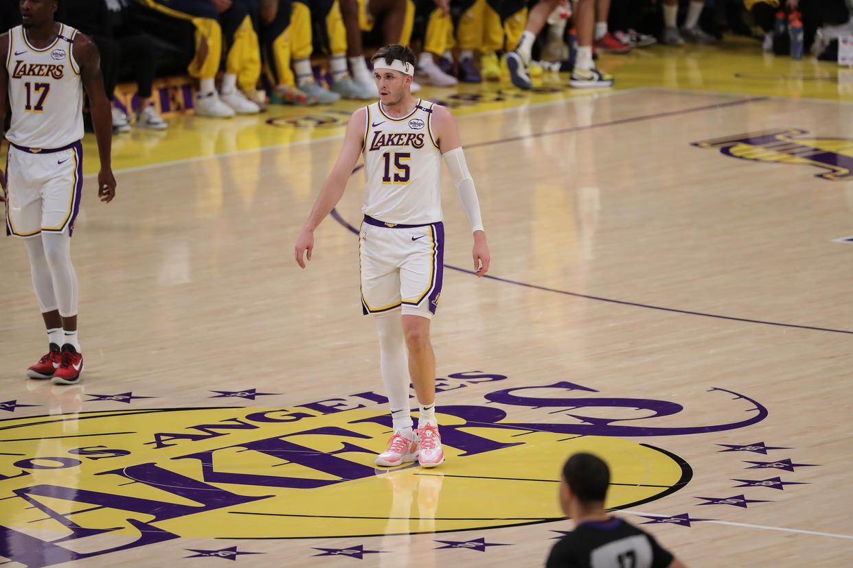 Karsa迎来三赛季出色发挥，拜仁观众热烈欢呼！的简单介绍