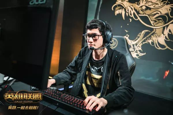 开云vip注册地址-Karsa意外战胜老鹰，重返赛场引爆全场！的简单介绍-开云vip注册地址